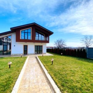 Bulgarien, Sonnenstrand Zweistöckiges Einfamilienhaus im Dorf Tankovo – modernes Zuhause in ruhiger und bevorzugter Lage